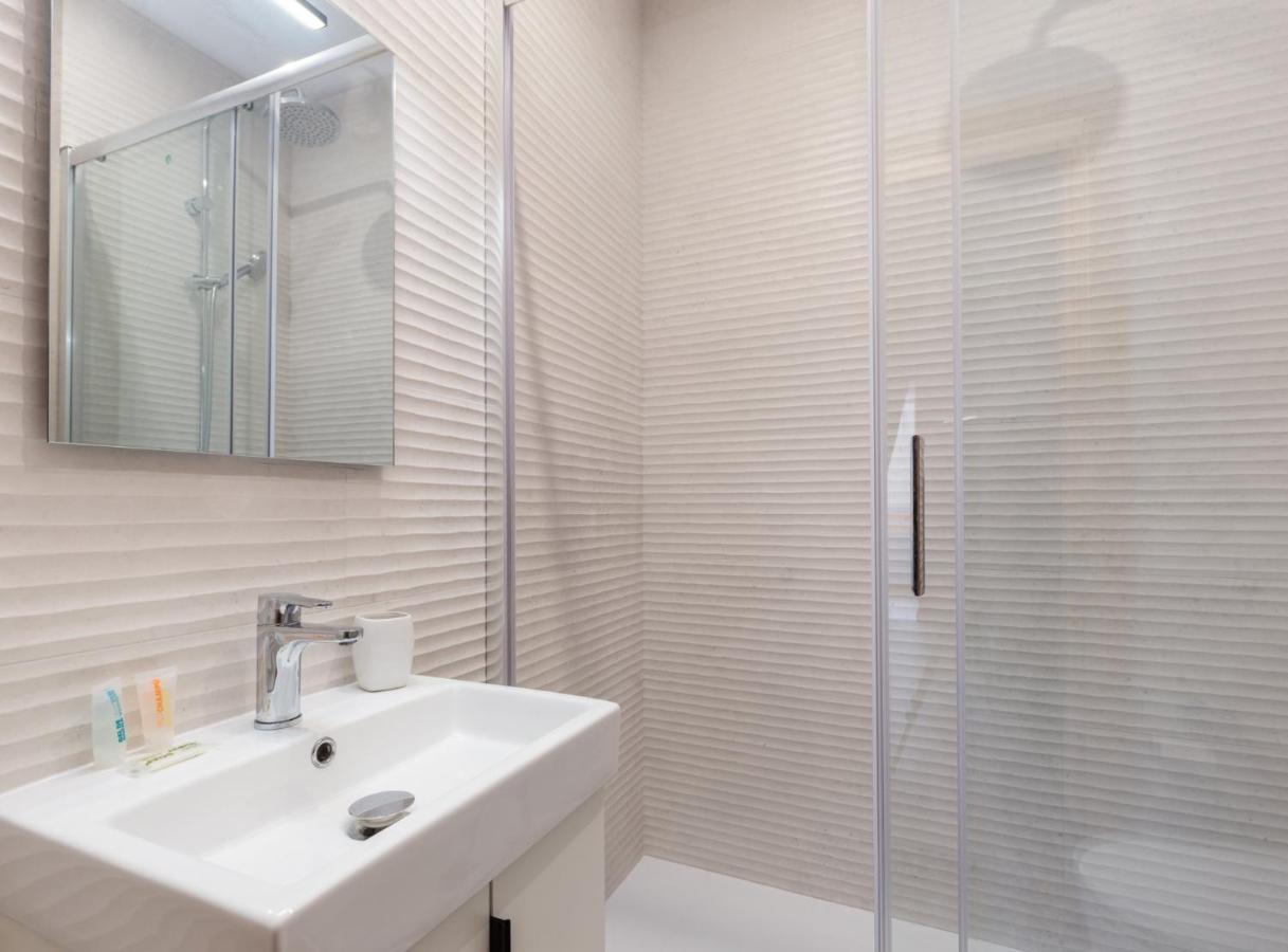 Spacious Doubleroom Apartment At Sants Barcellona Esterno foto